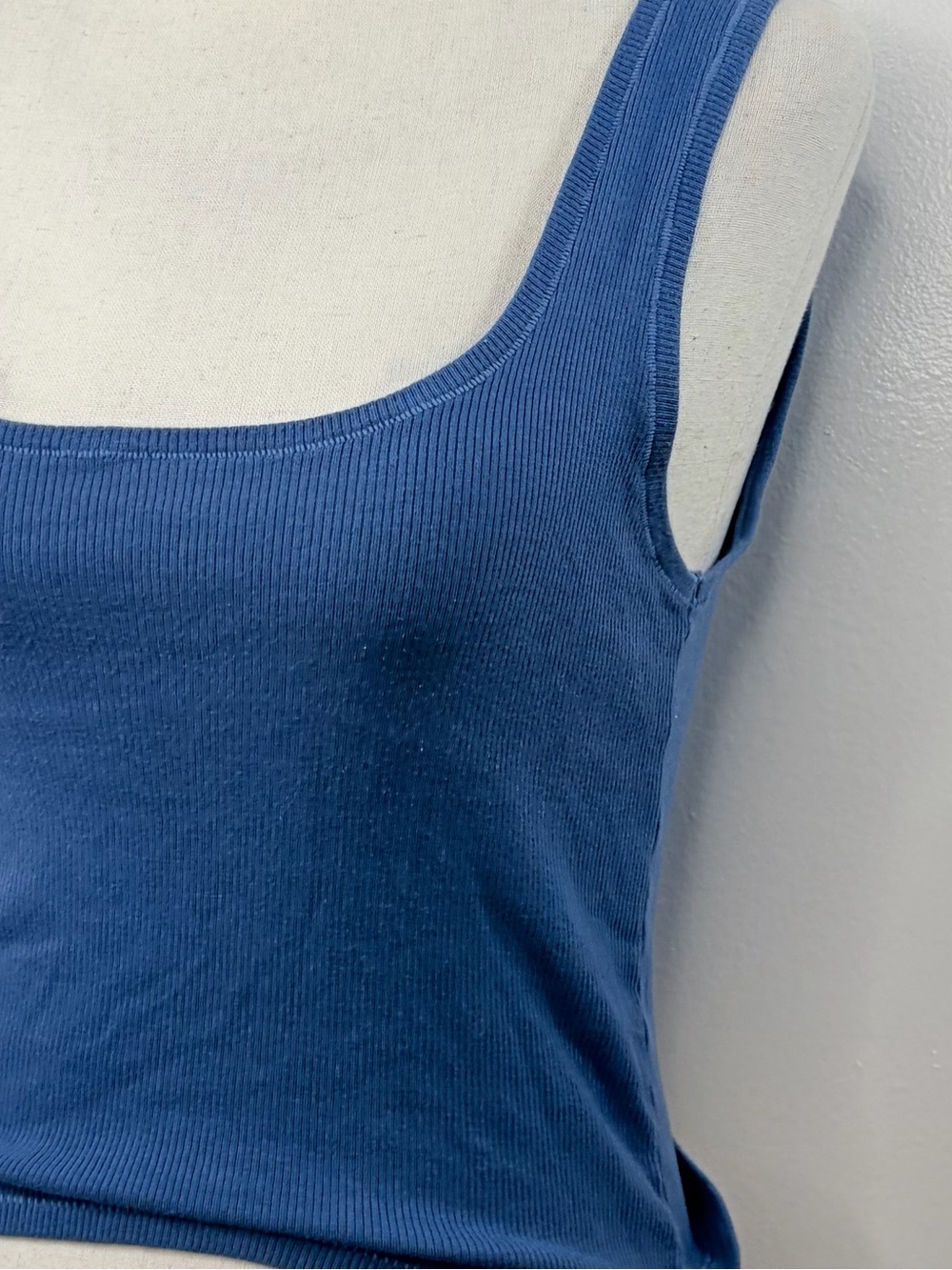 SKIMS Ribbed Tank Top - Picture 3 of 9